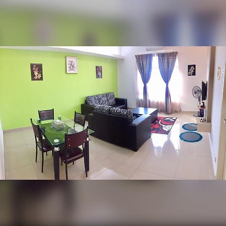 קוטה בארו Apartment Wakaf Che Yeh מראה חיצוני תמונה